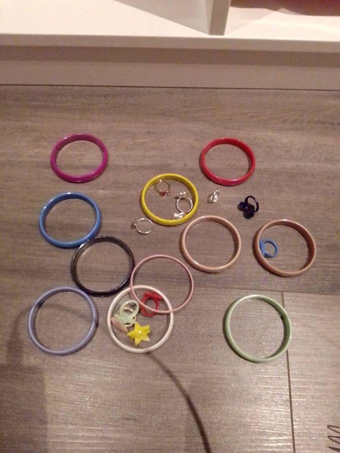 Lot de 11 bracelets et 11 bagues enfants