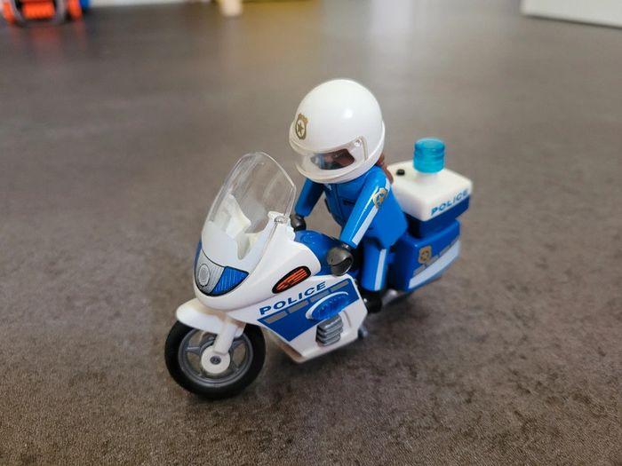 Playmobil 6923 Moto Policier avec Gyrophare - photo numéro 10