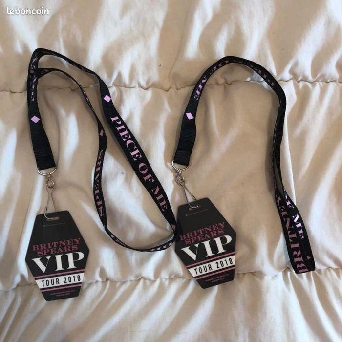 Badge VIP Britney Spears - photo numéro 2