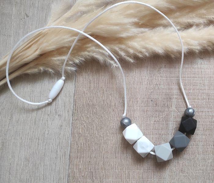 Collier allaitement silicone noir gris blanc