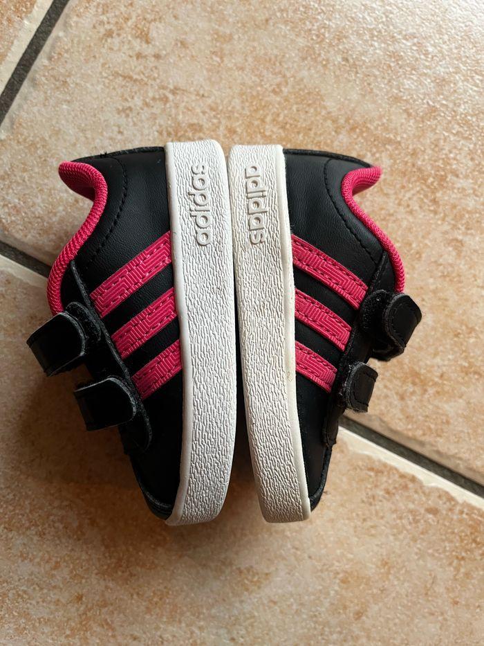 Baskets adidas taille 19 - photo numéro 7