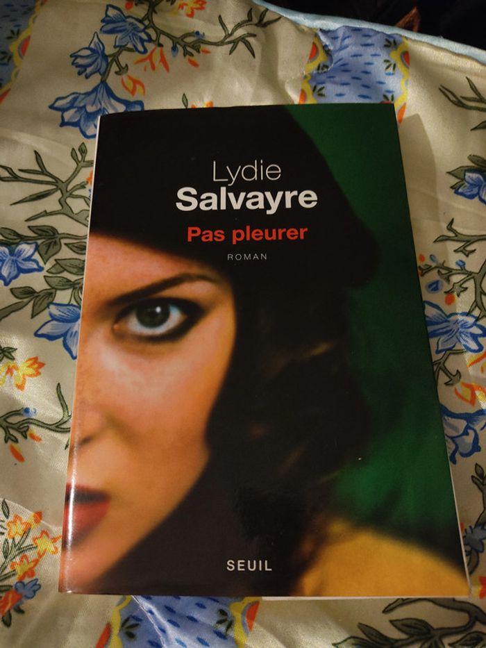 Livre pas pleurer - photo numéro 1