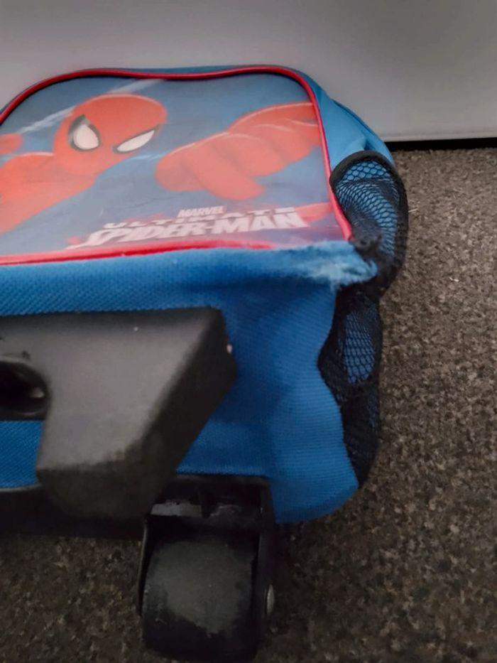 sac à dos/cartable à roulettes spiderman - photo numéro 2