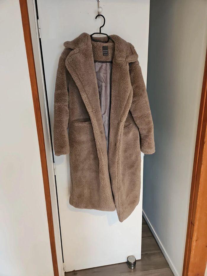 Manteau long fausse fourrure - photo numéro 1