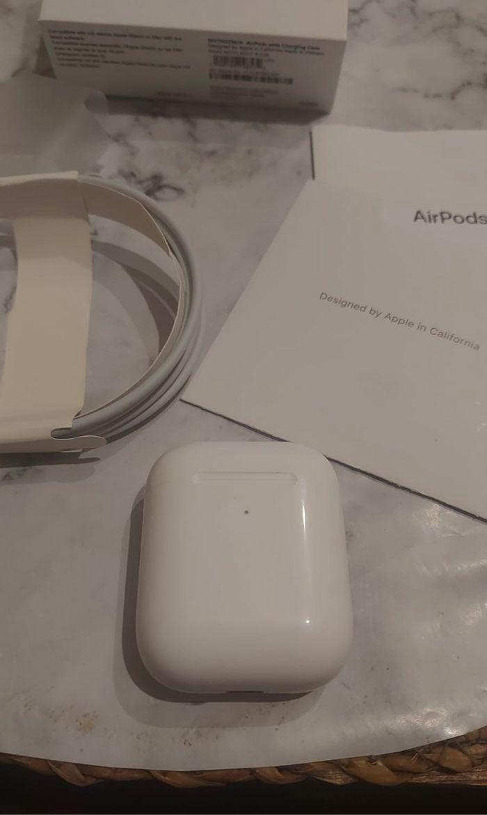 AirPods 2eme génération - photo numéro 5