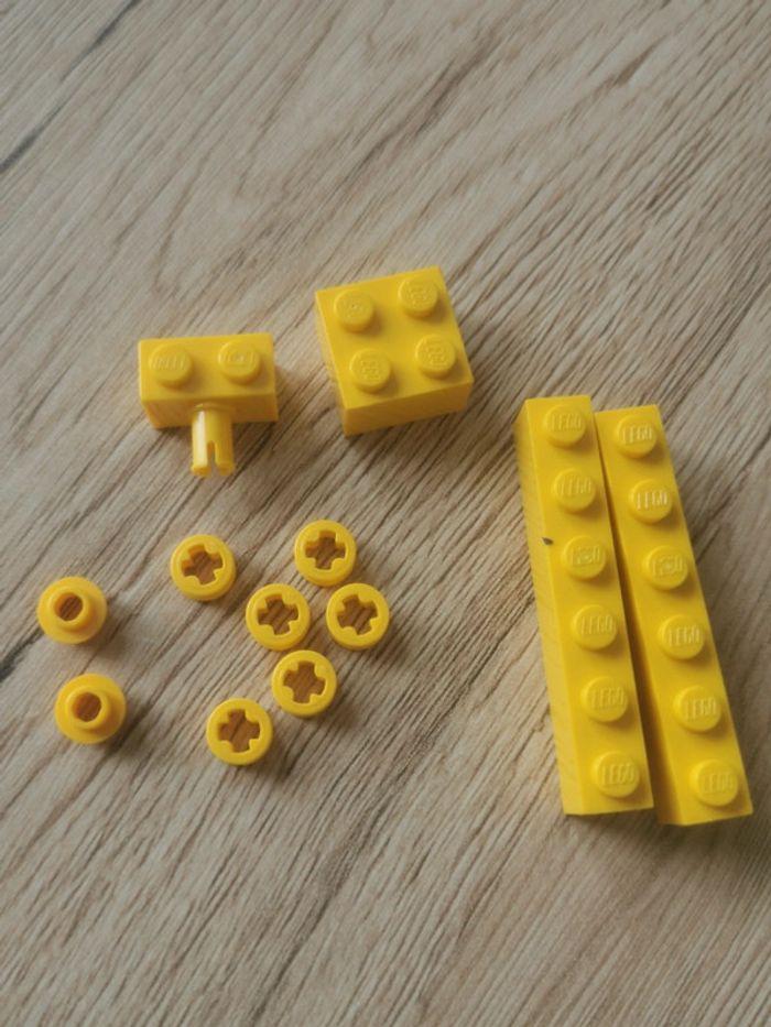 Pièces lego jaune - photo numéro 1