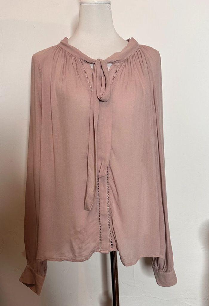 Blouse fluide Mango bois de rose col lavallière taille S - photo numéro 1