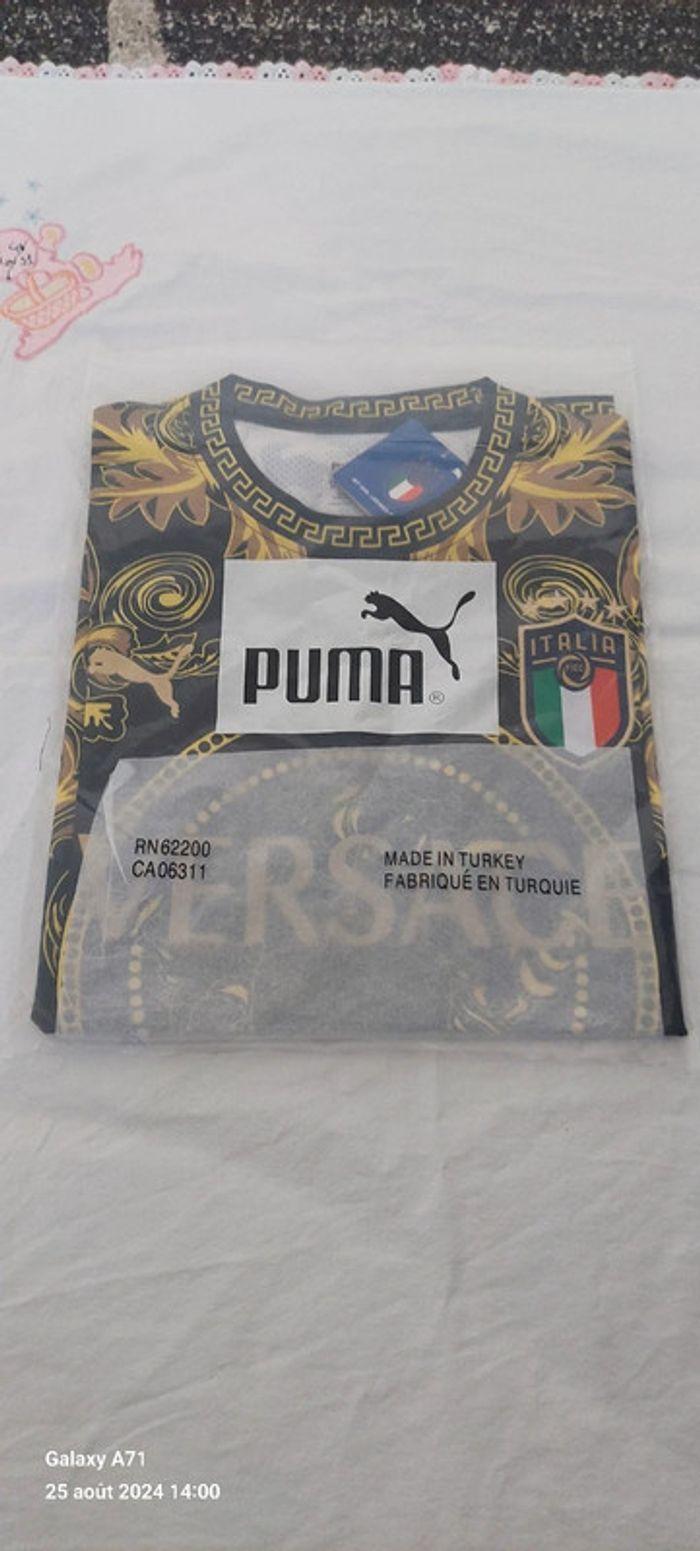 🔥🔥 Maillot Italie Concept avant match Versace noir et or  taille M 🔥🔥 - photo numéro 2