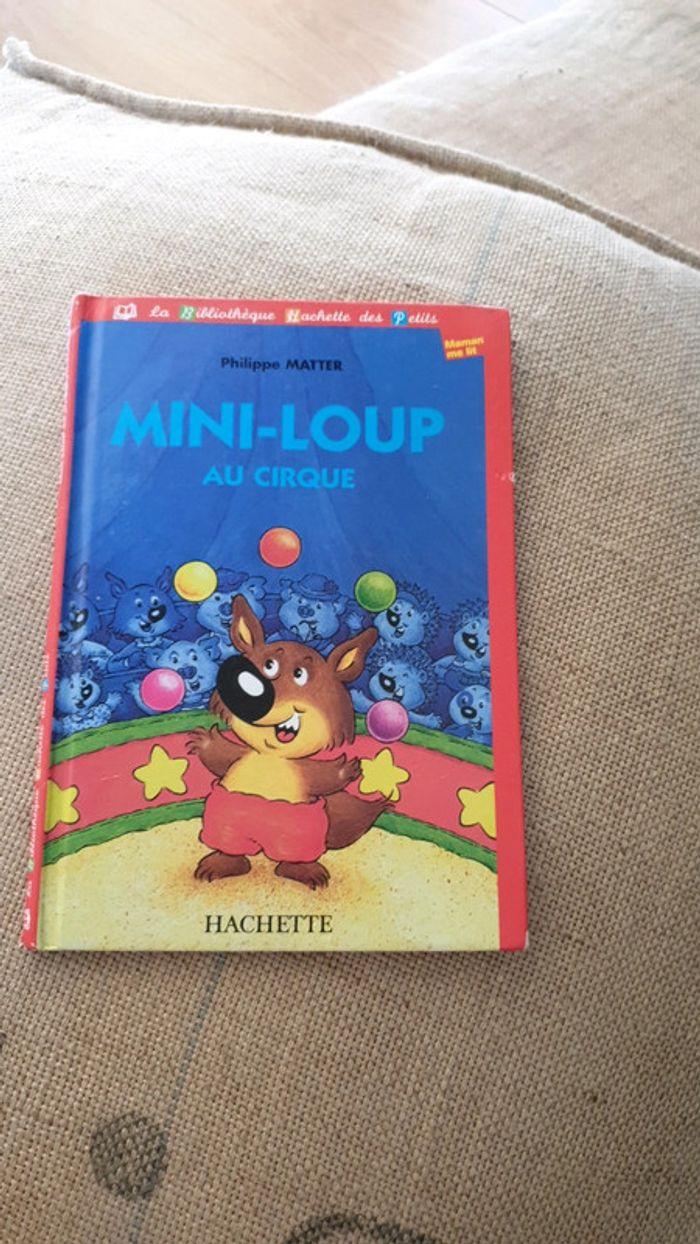 Livre mini loup au cirque - photo numéro 1