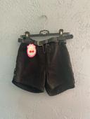 Joli short court noir avec ceinture neuf 14 ans Gamino