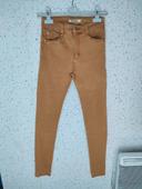 Pantalon slim couleur moutarde taille 36