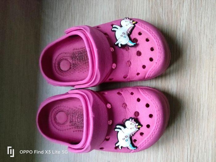 Crocs taille 24 - photo numéro 1