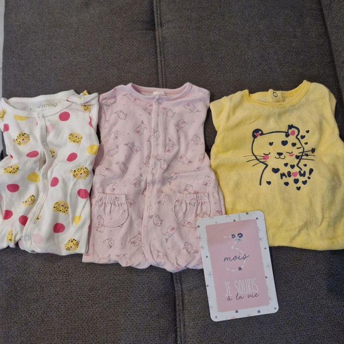 Lot de 3 pyjamas 3 mois 1 velours + 2 été