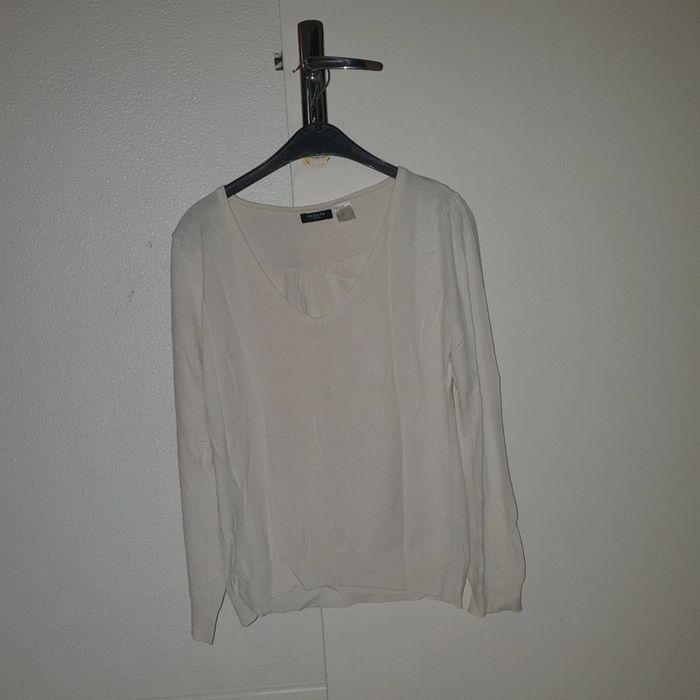 Pull blanc col v