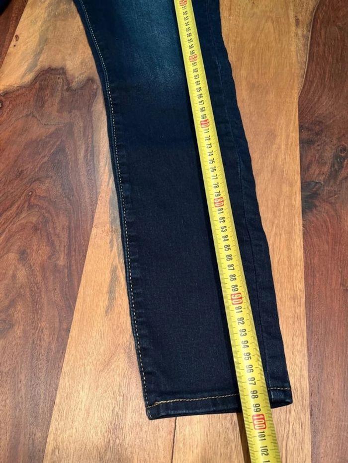 54. Levi’s mid-rise skinny W28 L32 - photo numéro 11