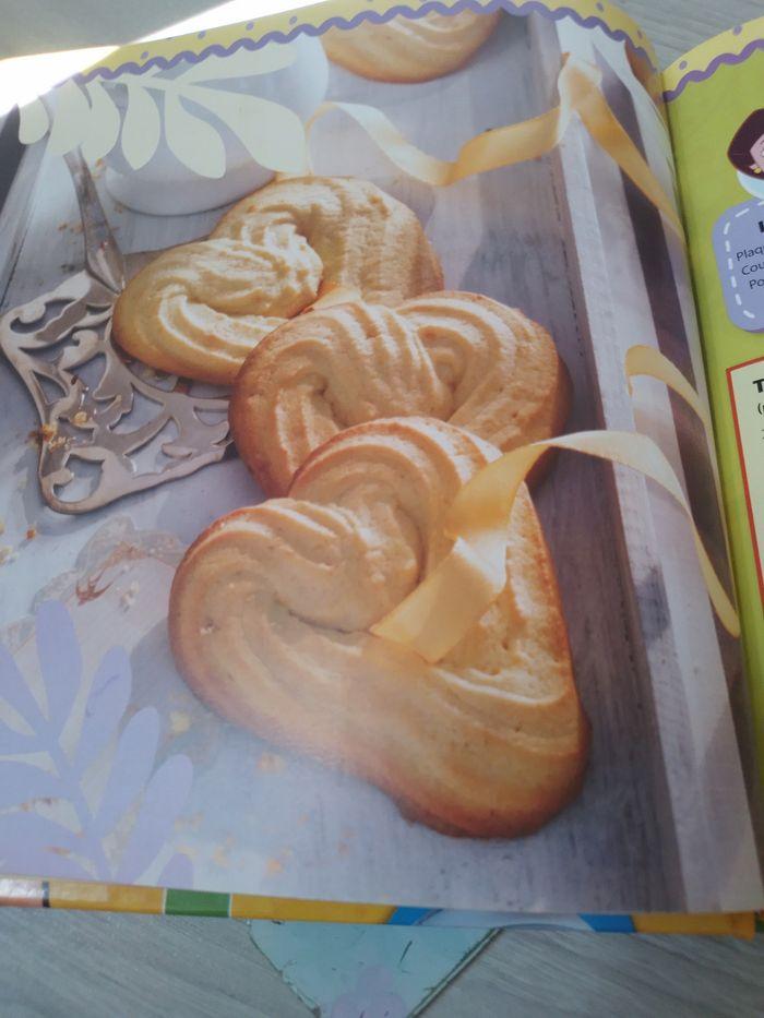 Livre de recettes biscuits et gâteaux secs Dora - photo numéro 3