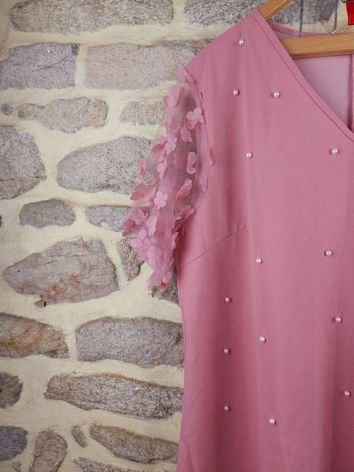 Robe perlée vieux rose détail broderies Femme taille 54 marque Asos 🍬 - photo numéro 2