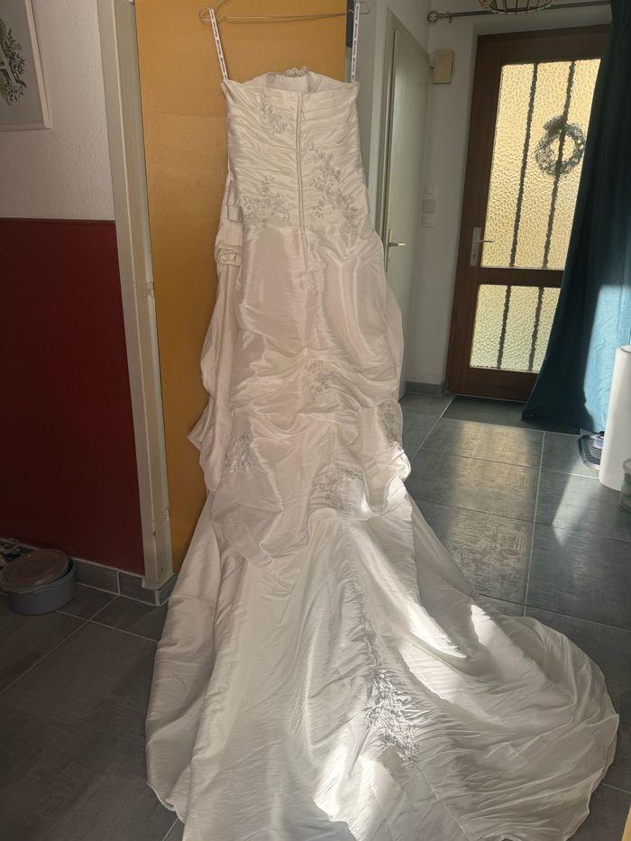 Belle robe de mariée - photo numéro 2