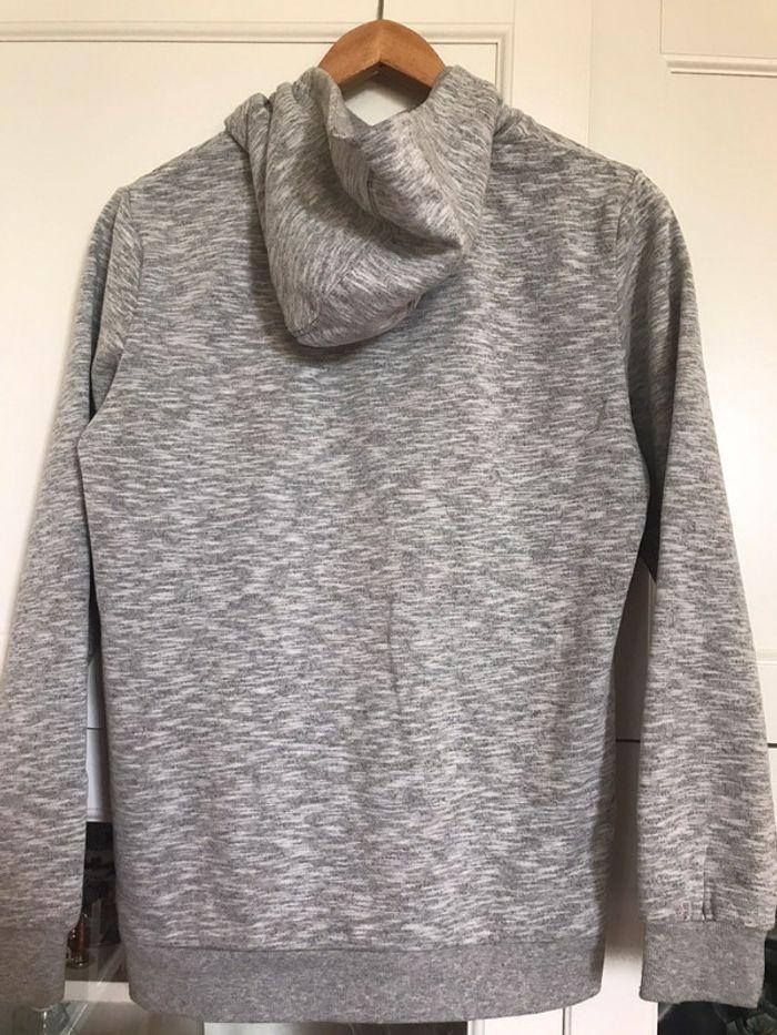 Pull à capuche gris - photo numéro 2