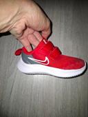 Baskets nike rouge taille 22