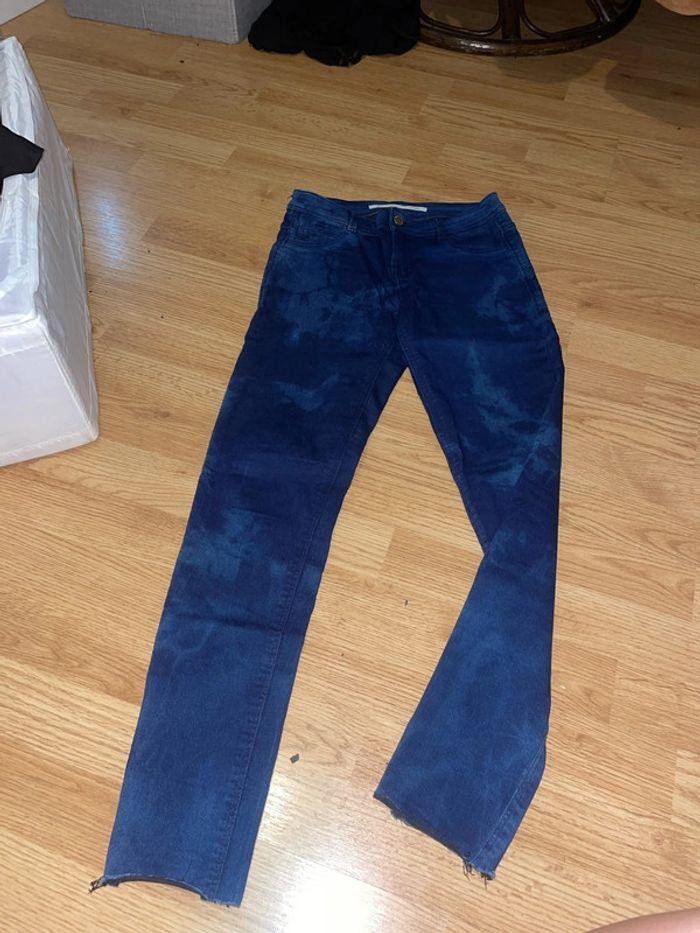 Jeans Zara effet marbre bleu - photo numéro 1