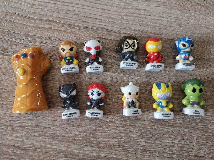 Figurines avengers