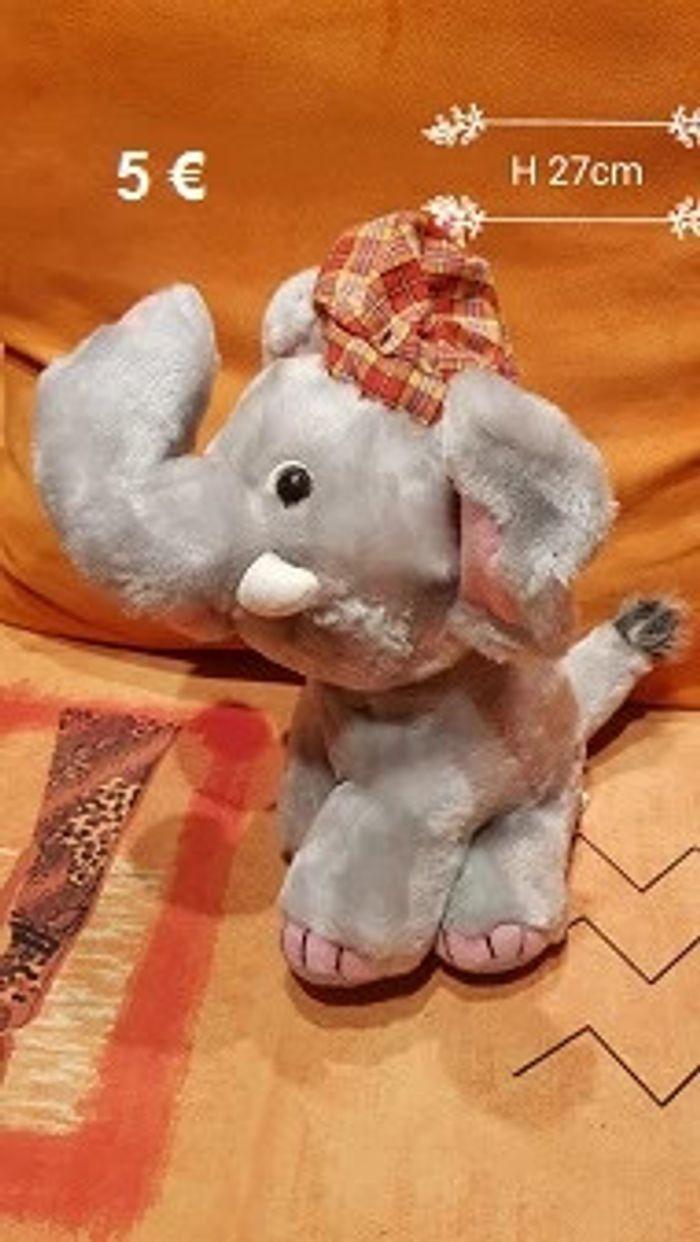 Peluche Éléphant H 27cm neuve