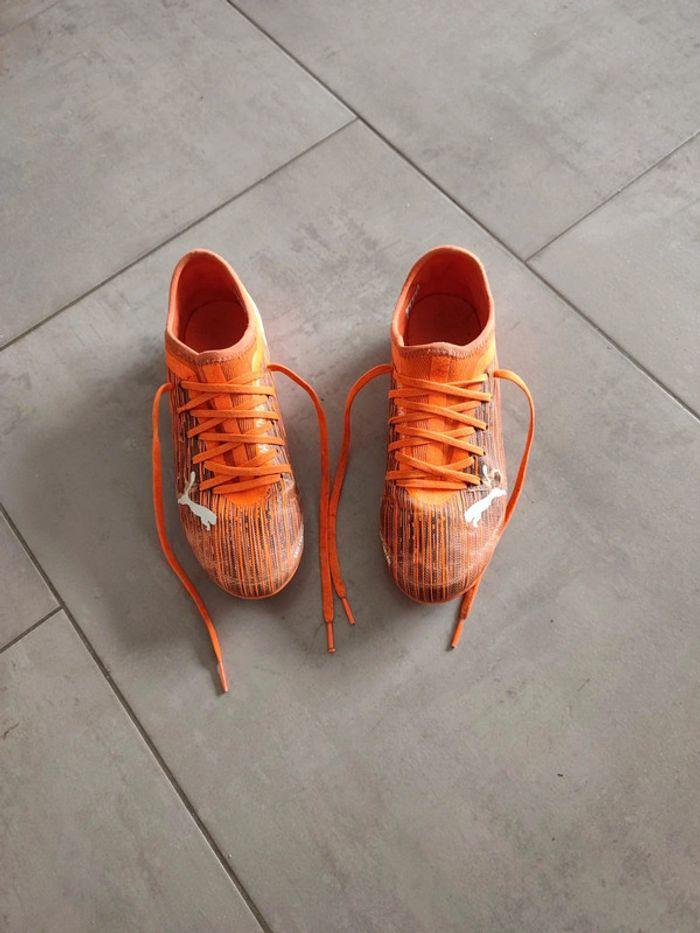 Chaussures de foot T.37 - photo numéro 1