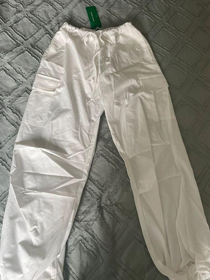 Pantalon blanc cargo - photo numéro 3