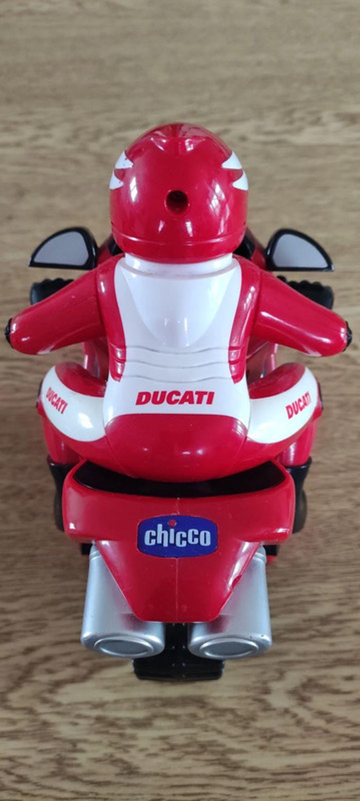 Moto radiocommandé Ducati - photo numéro 4