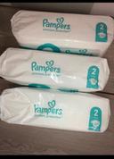 Lot de couches Pampers taille 2