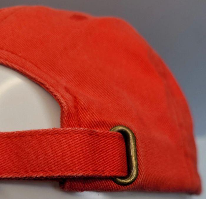 Casquette rouge The Classics yupoong taille unique en très bon état - photo numéro 7