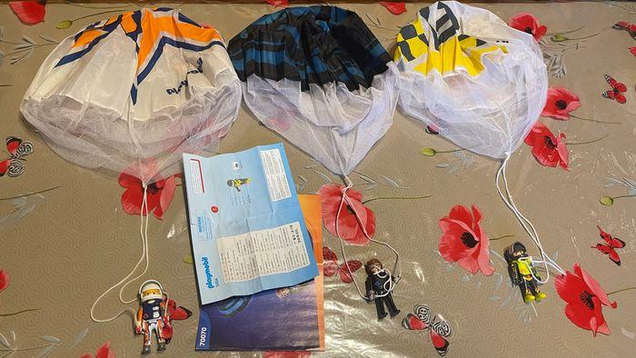 Lot de 3 parachutes avec son playmobil complet - photo numéro 1