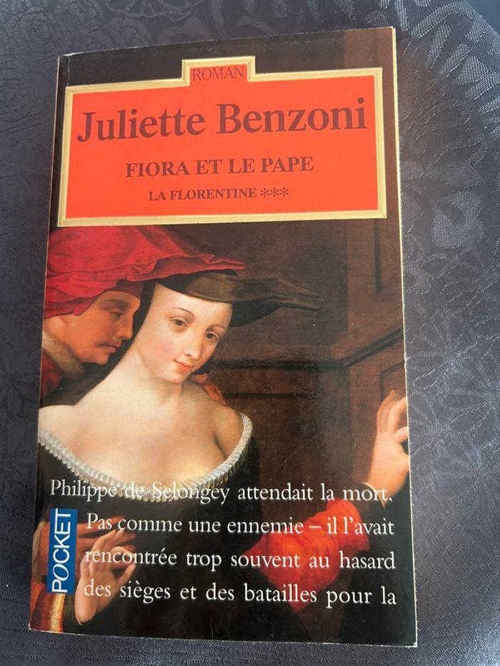 Fiora et le pape, Juliette Benzoni - photo numéro 1