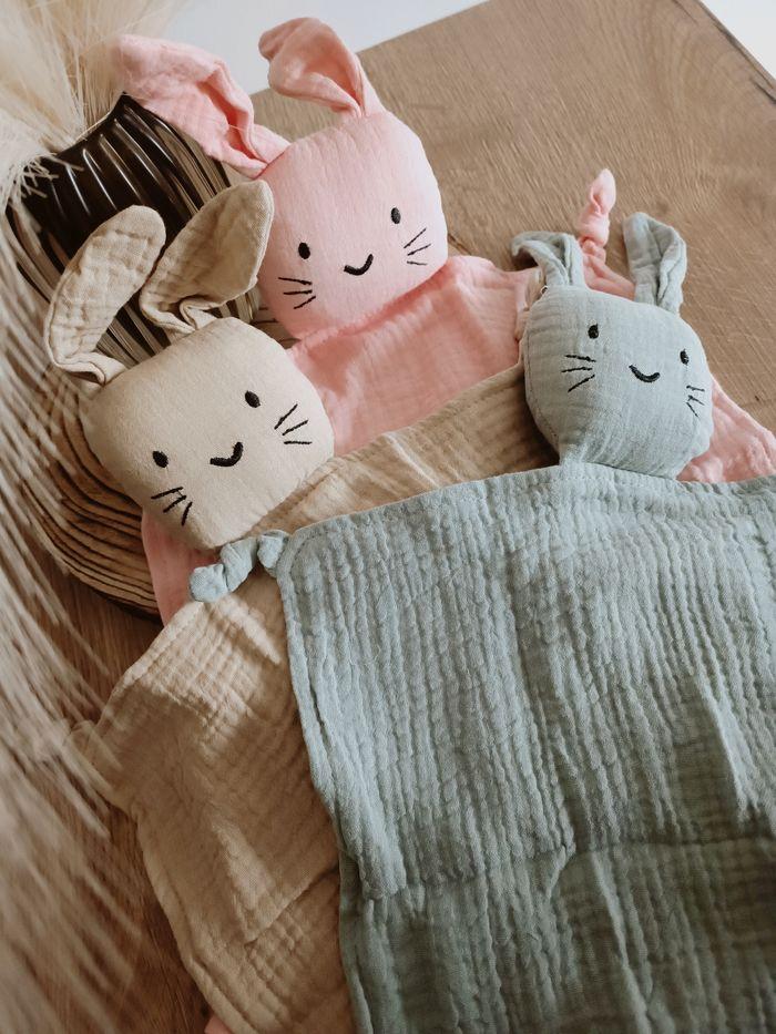 Doudou lapin personnalisé - photo numéro 2