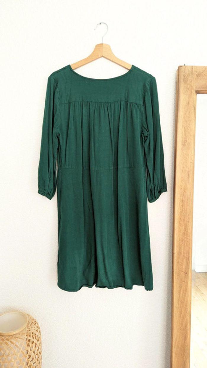 Robe verte petits boutons - photo numéro 4