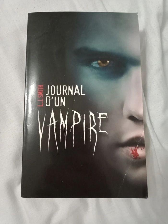 Livre Le Journal d'un Vampire - photo numéro 1