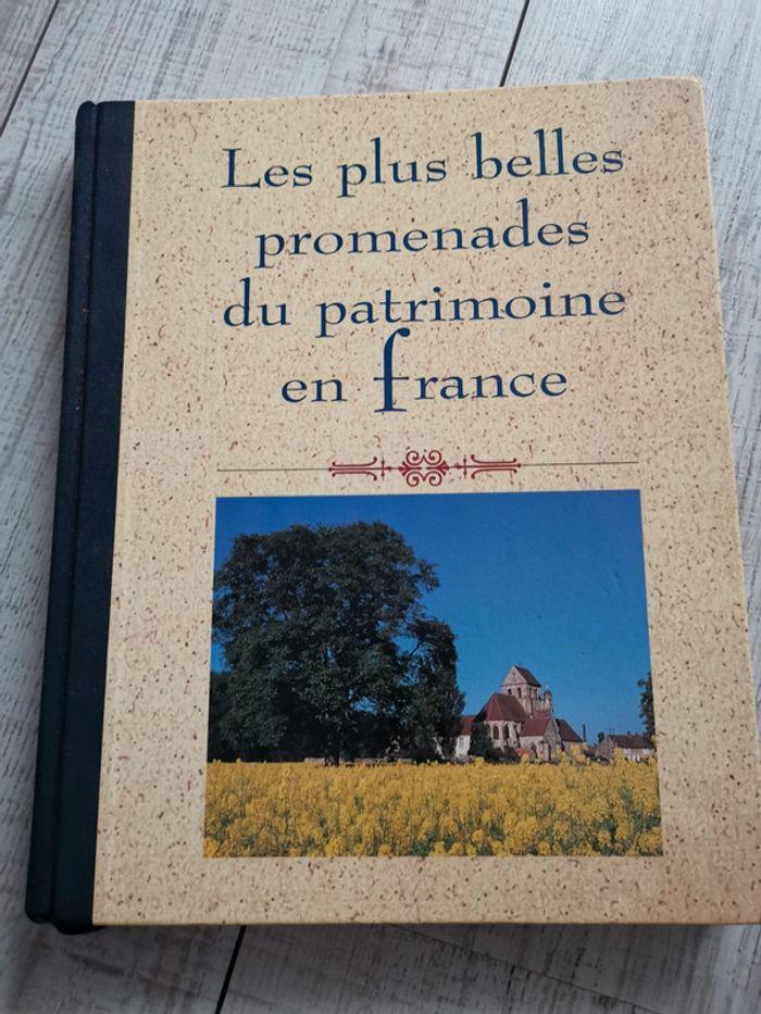 Livre les plus belles promenades du patrimoine de France' - photo numéro 1