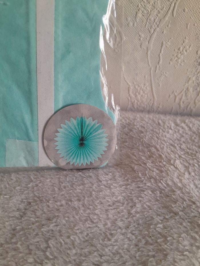 Rosette en papier turquoise Neuf - photo numéro 2