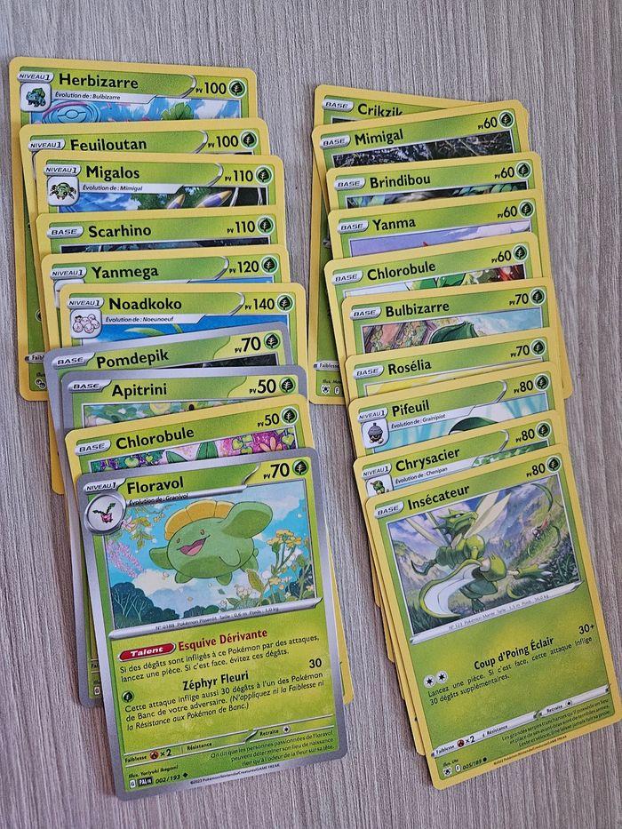 Lot  20 cartes pokemon type plante