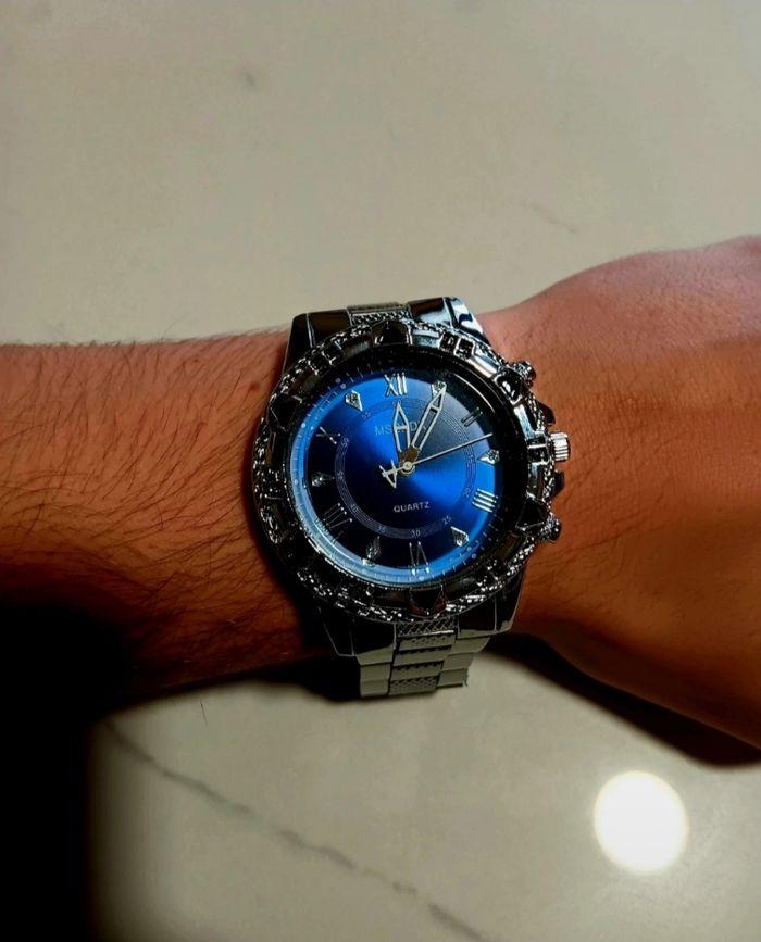 Montre à Quartz Vintage Argentée à Cadran Bleu - photo numéro 1