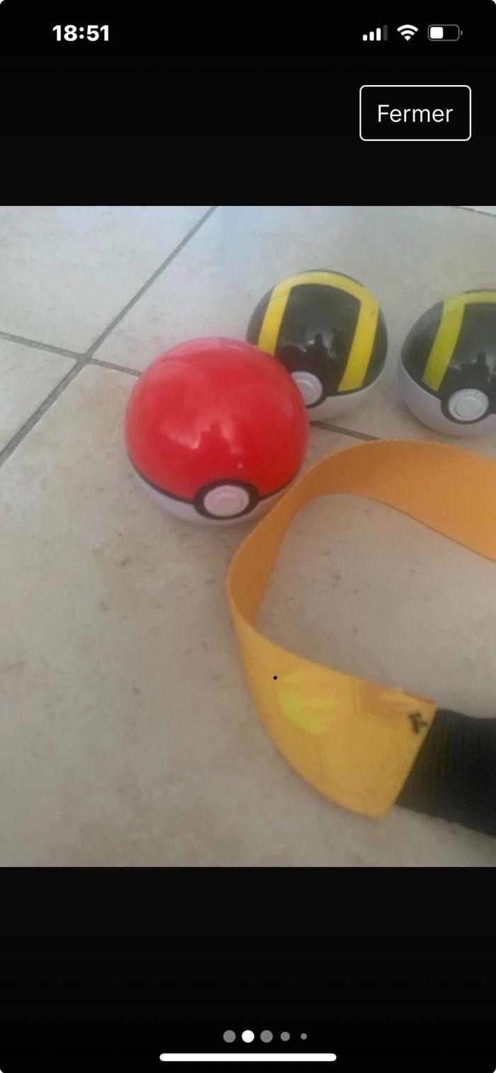 Lot de pokeball avec ceinture pokemon - photo numéro 2