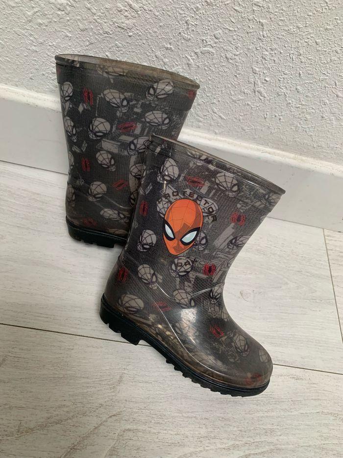 Bottines Spiderman taille 25 - photo numéro 1