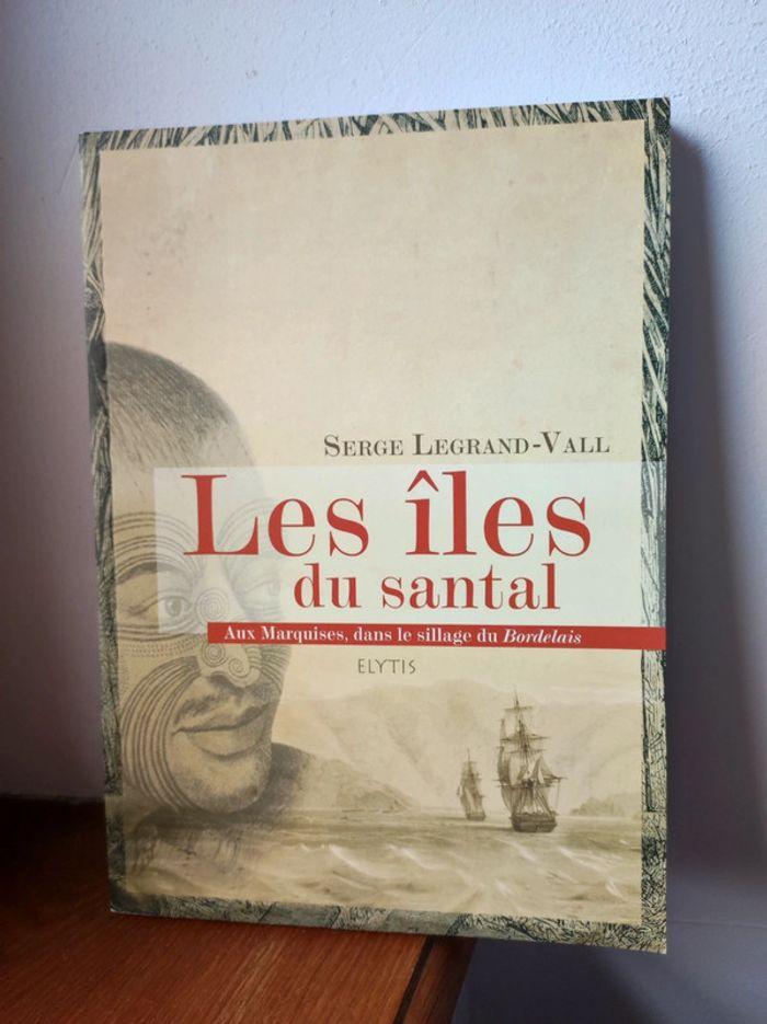 Livre "les îles du Santal" - photo numéro 1