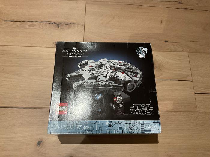 Lego Star Wars 75375 Millennium Falcon™ - photo numéro 1