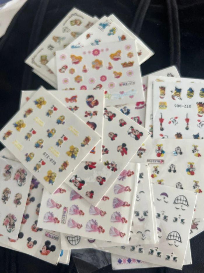 Lot Stickers ongles Disney - photo numéro 1