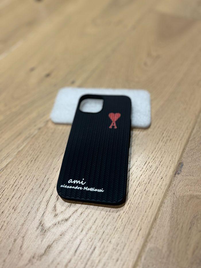 Coque ami Paris pour iPhone 13 - photo numéro 1