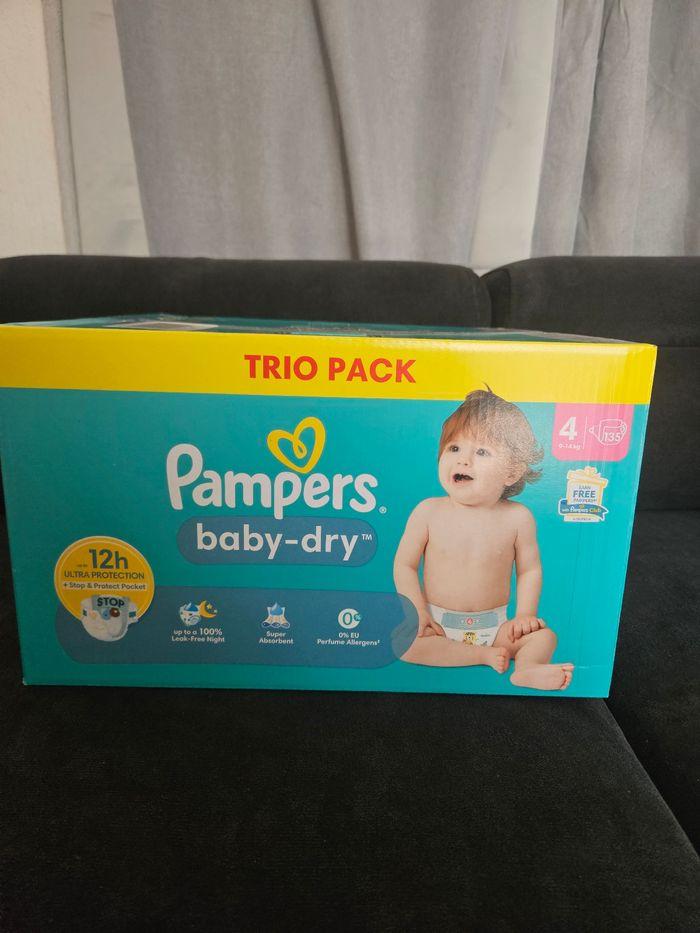 Couche Pampers Baby Dry Taille 4