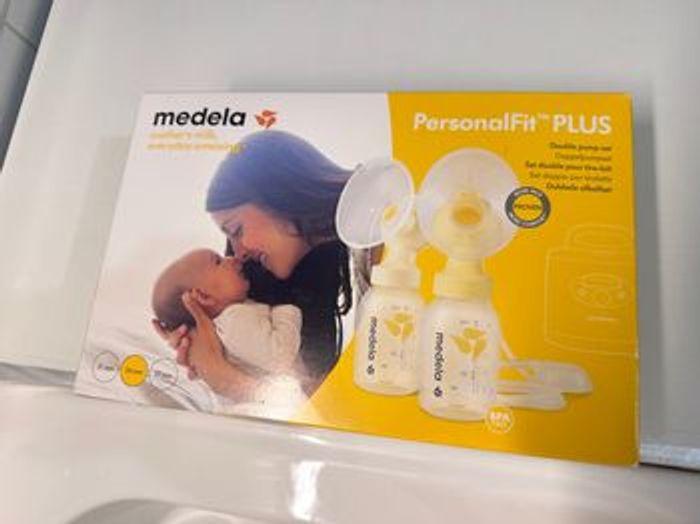 Set double pour tire-lait neuf MEDELA - photo numéro 1