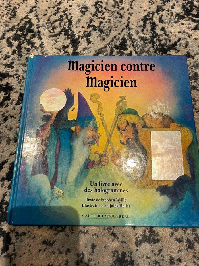 Livre magique avec Hologrammes - Magicien contre magicien - photo numéro 1